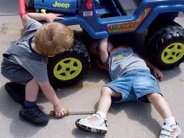 παιδι με jeep.jpeg